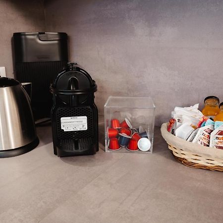 Citystay I Bernardino Loft Apartment โบโลญญา ภายนอก รูปภาพ