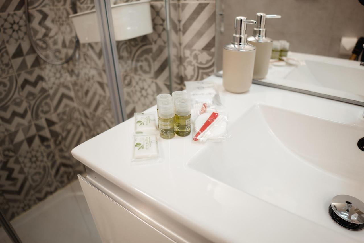 Citystay I Bernardino Loft Apartment โบโลญญา ภายนอก รูปภาพ